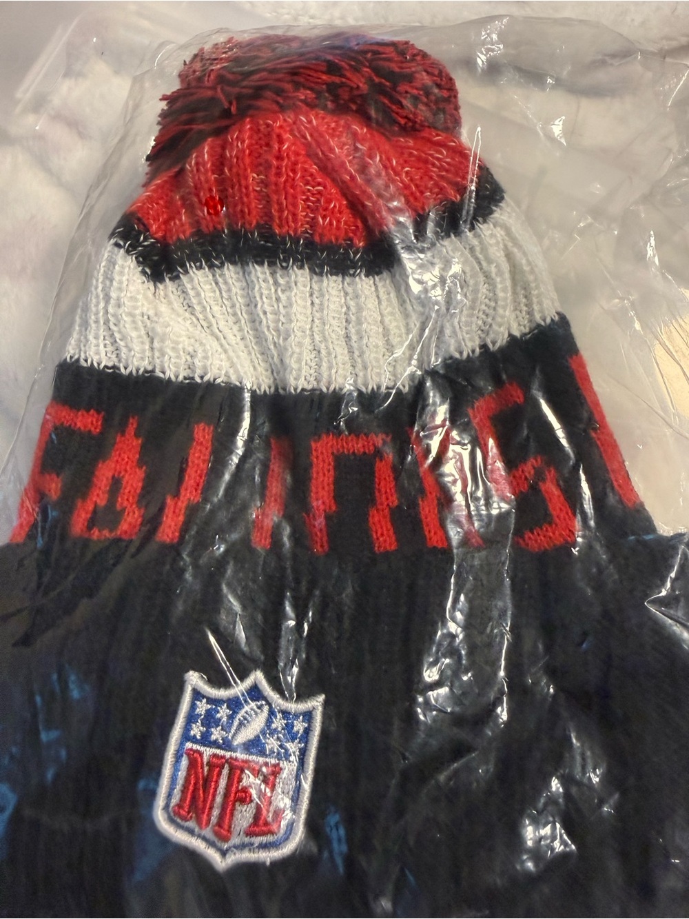 Falcons Pom Pom beanie hat - Picture 4 of 4